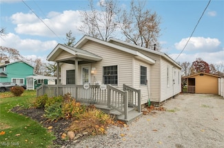 5575 N Chagrin Dr, Mentor-On-the-lake, OH 44060