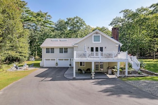 510 Shore Rd, Cape Neddick, ME 03902