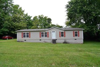 117 S 4th St, Chandler, IN 47610