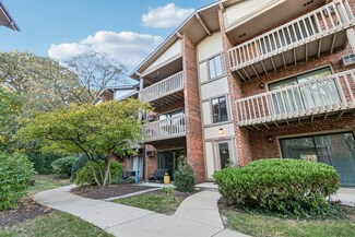 2370 Abbeywood Dr Unit A, Lisle, IL 60532