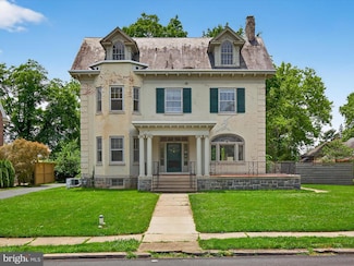 1070 Wheatland Ave, Lancaster, PA 17603