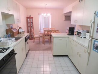 131 Riverview Ct Unit 131, Secaucus, NJ 07094