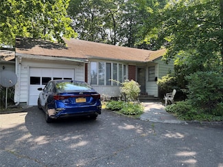 60 Polo Rd, Great Neck, NY 11023