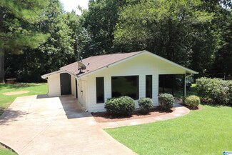 1015 Mountainside Ln, Bessemer, AL 35020