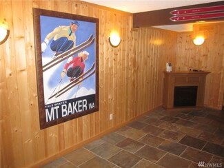 10433 Mt Baker Hwy Unit A, Glacier, WA 98244