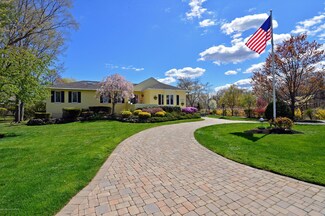 22 Paag Ln, Little Silver, NJ 07739