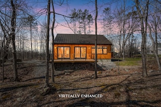 8 River Rd, Detroit, ME 04929