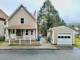 9 Daniel St, Norwich, CT 06360