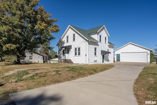 304 Walnut St, Dixon, IA 52745