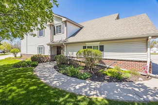 678 Pewaukee Rd Unit E, Pewaukee, WI 53072