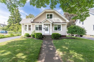 24 Westwood Dr, Rochester, NY 14616