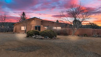 42 Hondo Seco Rd, Arroyo Hondo, NM 87513