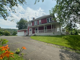 42 Elm St, Fort Kent, ME 04743