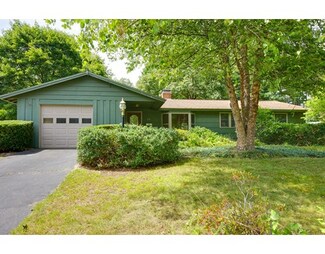 14 Bradford Rd, Framingham, MA 01701