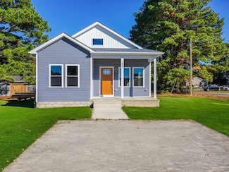 103 Woodland Dr, Montross, VA 22520