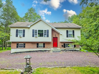 57 Mohawk Trail, Albrightsville, PA 18210