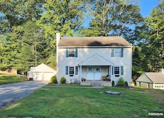 11 Cottage Ln Unit 1, Upper Saddle River, NJ 07458