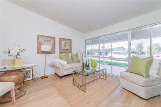 13902 Thunderbird Dr Unit 8J, Seal Beach, CA 90740