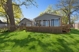 41755 N Riverview Ave, Antioch, IL 60002