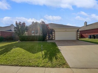 8632 Rainy Lake Dr, Fort Worth, TX 76244