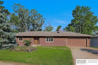1805 Farrell Dr, Bellevue, NE 68005