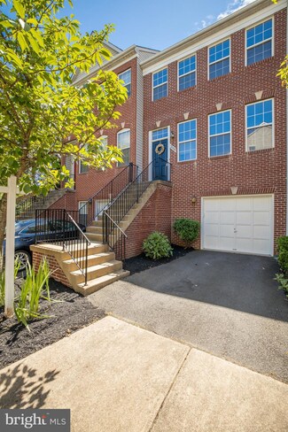 2508 James Monroe Cir, Herndon, VA 20171