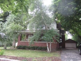 1152 Cedar Ave, Elgin, IL 60120