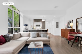 416 W 52nd St Unit 215, New York, NY 10019