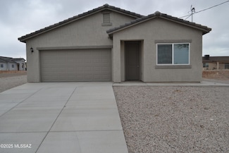1827 Via Nueva Zelandia, Rio Rico, AZ 85648