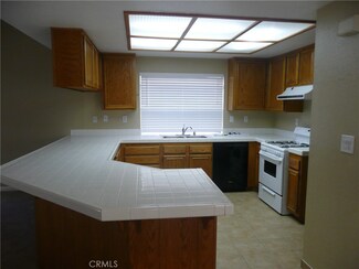 2210 Begonia Ct, Hemet, CA 92545
