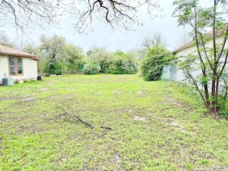 714 Sherman, San Antonio, TX 78202