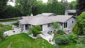 448 Pebble Creek Pass, Wales, WI 53183