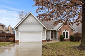 1015 Stone Meadows Dr, Lawrence, KS 66049