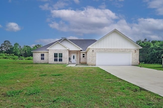 1020 Sycamore Dr, Lufkin, TX 75901