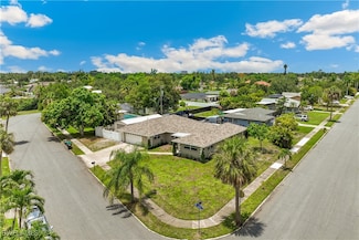 5654 Natoma Dr, Fort Myers, FL 33919
