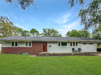 3408 Willow Dr, Mattoon, IL 61938