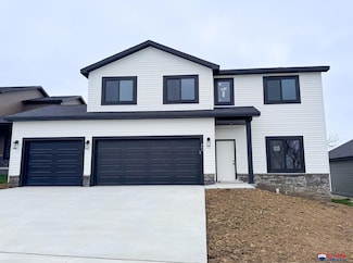4044 Woodside Village Ct, Lincoln, NE 68528