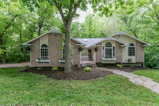 2105 Oakpoint Ct, Columbia, MO 65203