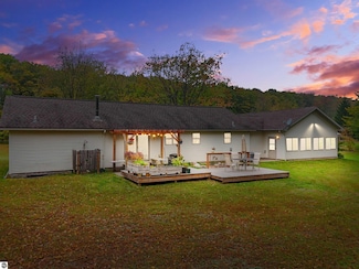 2953 Miller Rd, Thompsonville, MI 49683