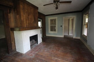 121 S Ninth, West Helena, AR 72390