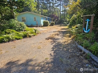 27516 O St, Ocean Park, WA 98640