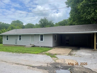 107 Case, West Helena, AR 72390