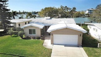 16010 5th St E, Redington Beach, FL 33708