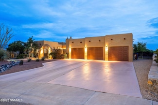 2210 Driftwood Cir, Las Cruces, NM 88011