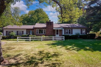 5851 Bolender Rd, Akron, OH 44319
