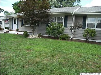 8 Vermont Ave, Port Monmouth, NJ 07758