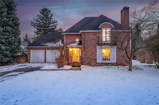 153 Edgeview Ln, Rochester, NY 14618