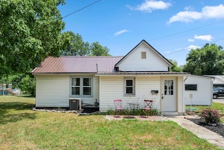 108 W Smith St, South Whitley, IN 46787