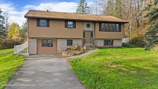 84 Mount Cobb Hwy, Lake Ariel, PA 18436
