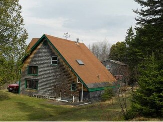17 Plateau Rd, Stewartstown, NH 03597